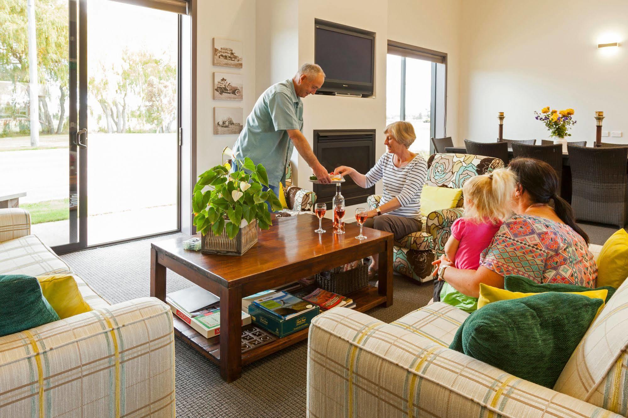 Hawkdun Lodge Motel Ranfurly Екстериор снимка
